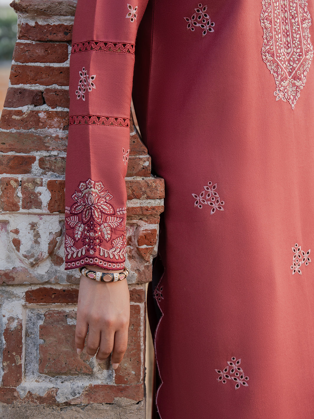 IZ 3070-Dhanak Fabric 3 Piece Unstitched (Digital Printed Shawl)