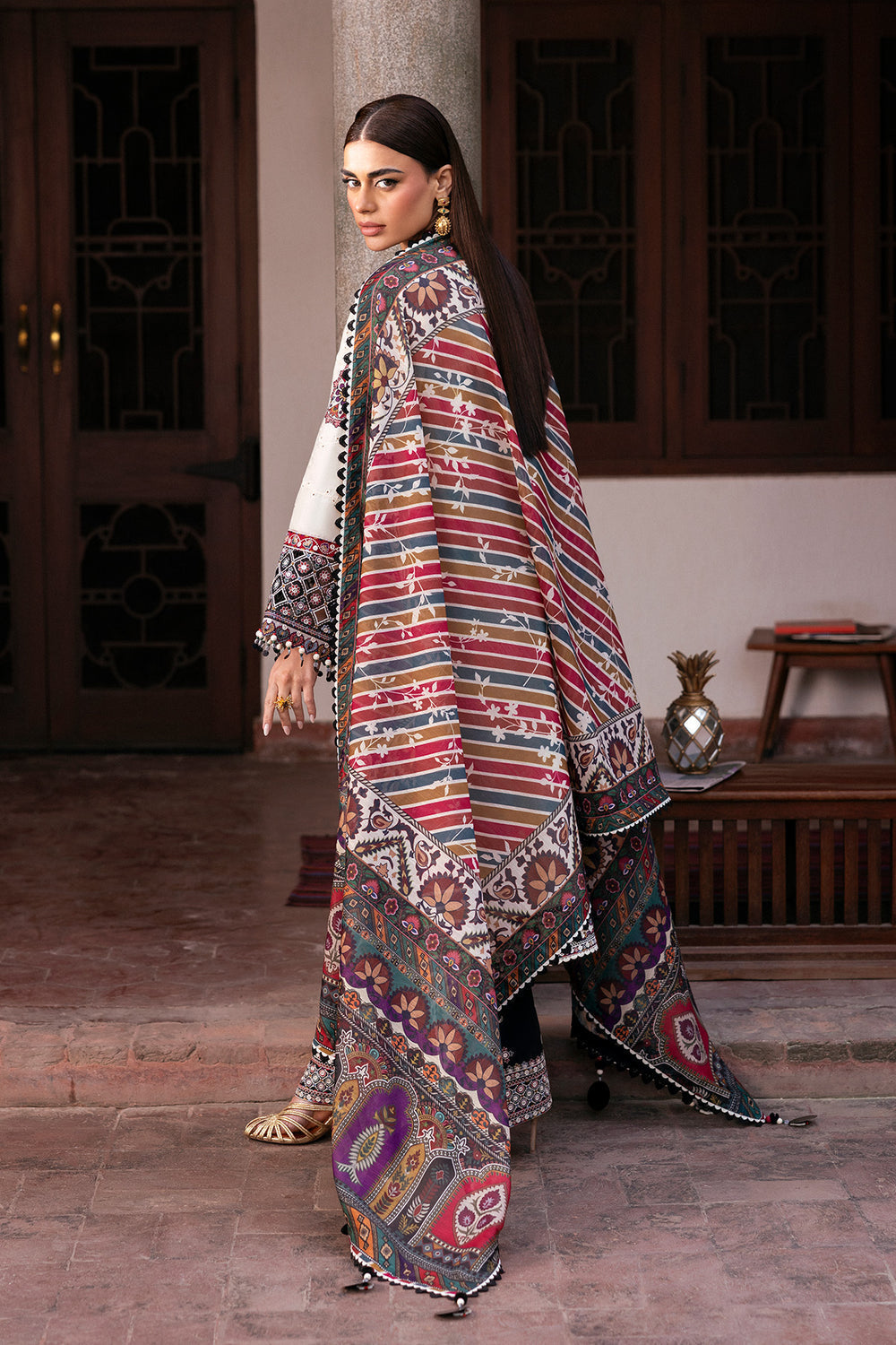 JZ-2800-Lawn Fabric 3 Piece - Unstitched Fully Embroidered