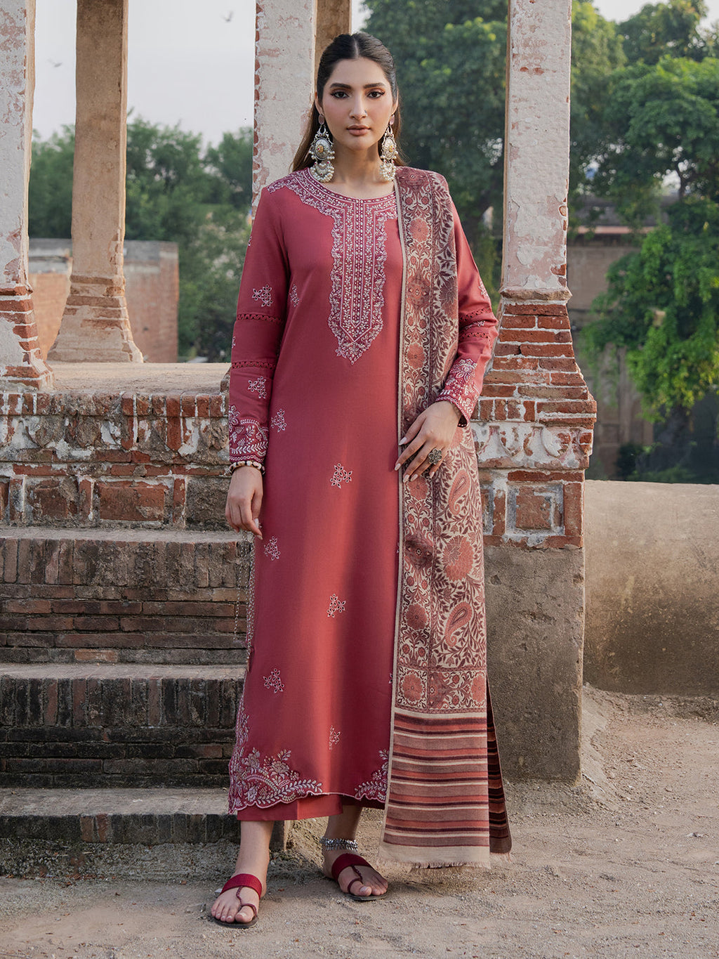 IZ 3070-Dhanak Fabric 3 Piece Unstitched (Digital Printed Shawl)