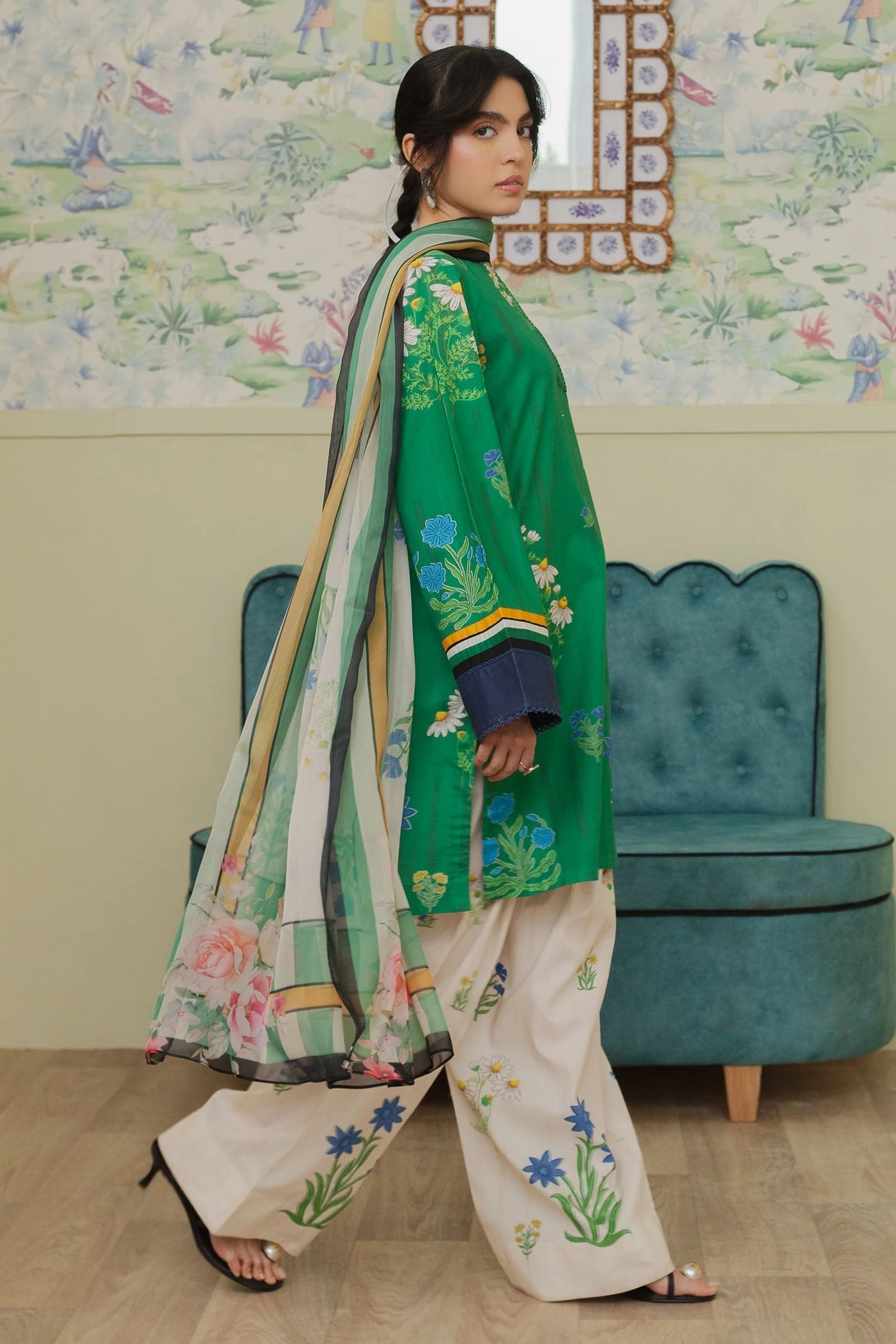 CO 498-3 Piece Unstitched Digital Printed Lawn Suit ( Fine Printed Polly Lawn Dupatta )