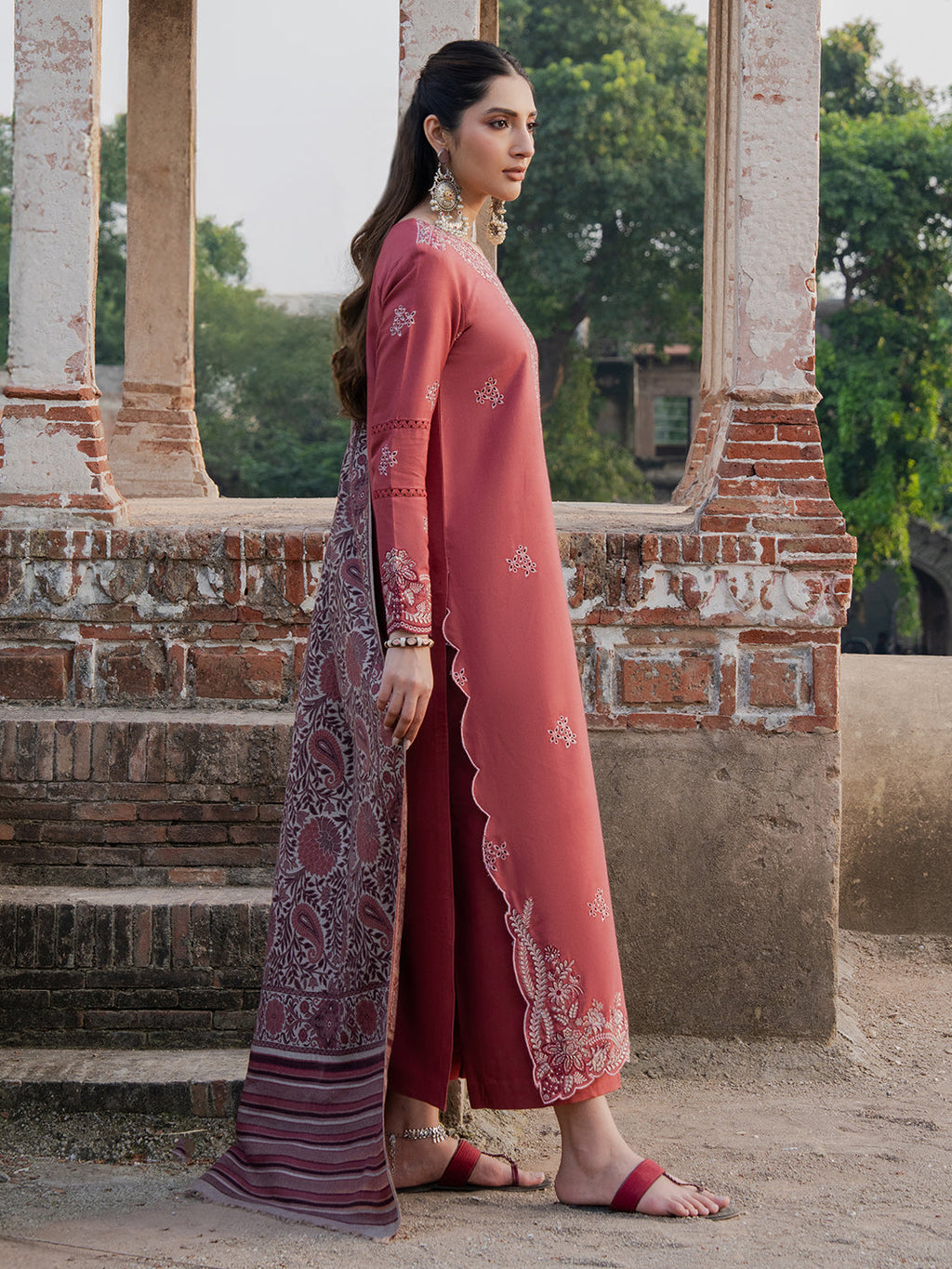 IZ 3070-Dhanak Fabric 3 Piece Unstitched (Digital Printed Shawl)