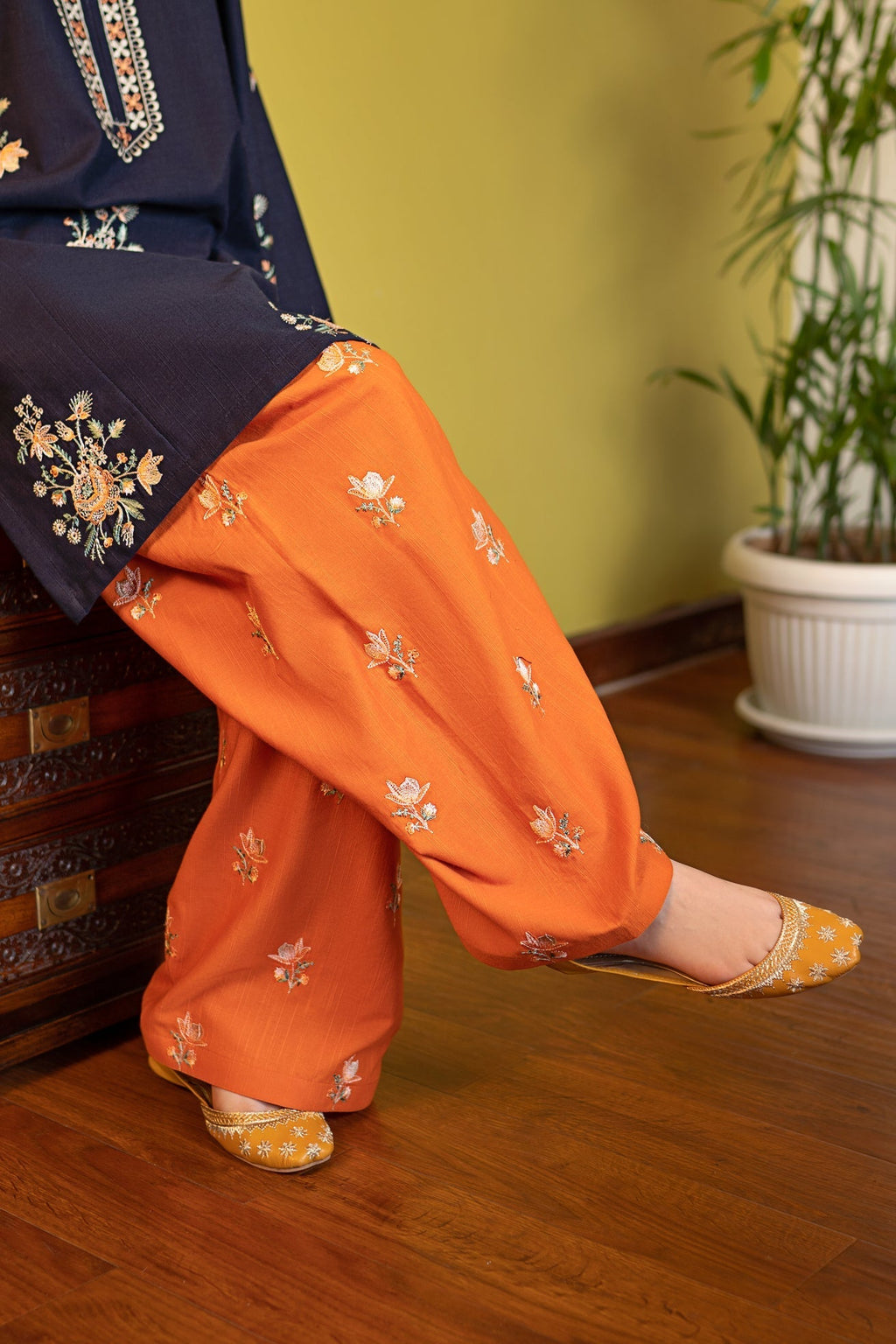 AL 945- 2 Piece - Unstitched Fully Embroidered Lawn Fabric